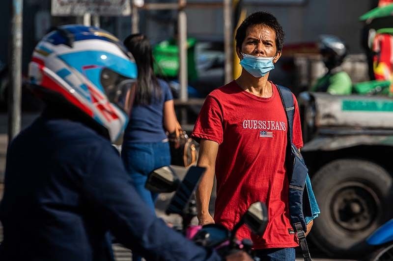 Filipina akan membuat masker wajah opsional di dalam ruangan