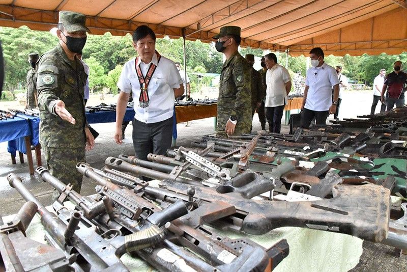 Tentara berterima kasih atas kunjungan Marcos ke Camp Siongco