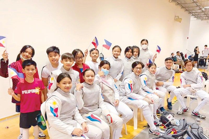 Canlas Fencing pockets 2 golds in Singapore