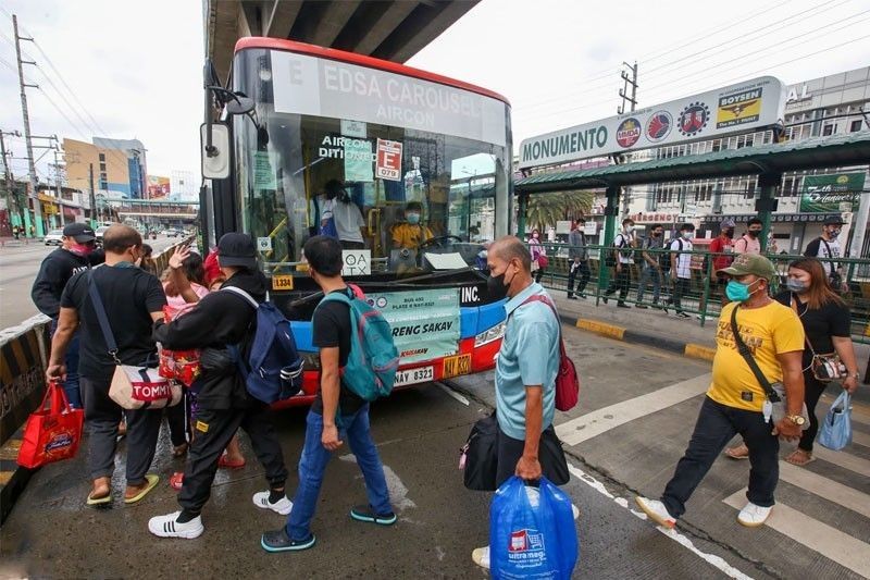 Bus timer inilagay ng DOTr sa EDSA Busway stations