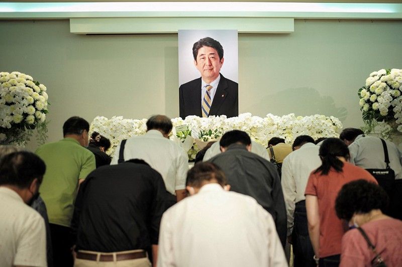 Di luar warisan politik rumit Shinzo Abe