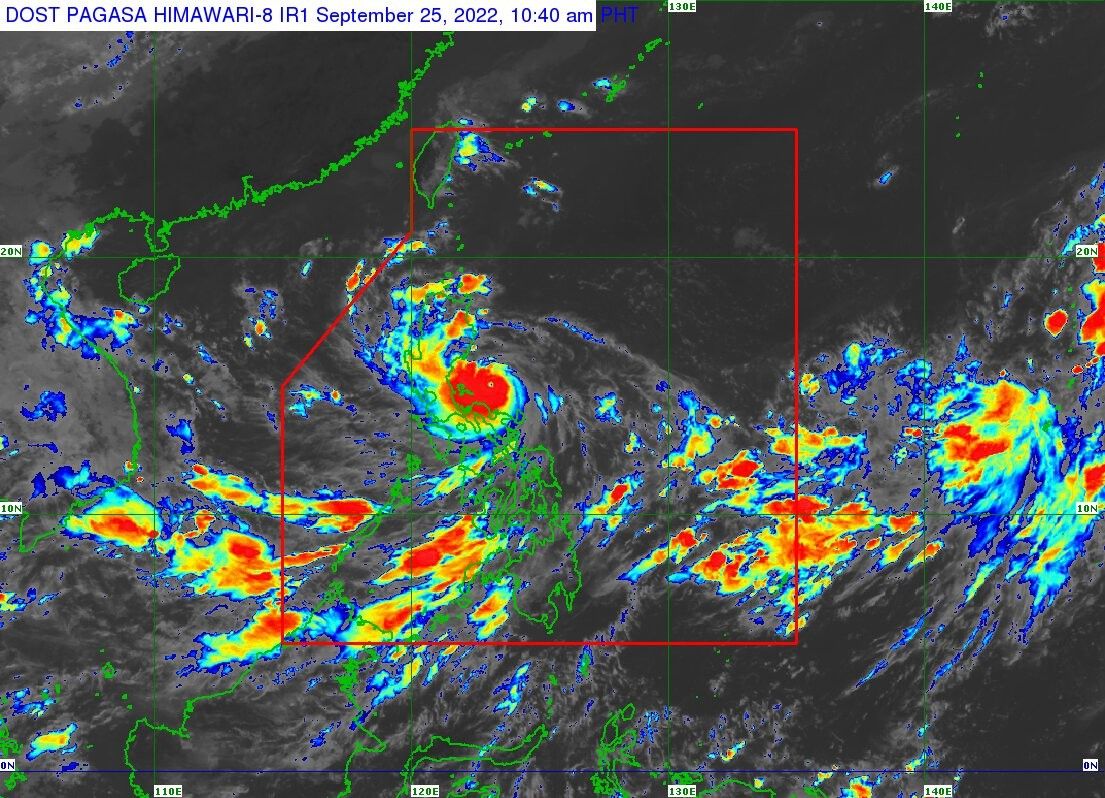 Signal No.5 over Polillo as â��Kardingâ�� seen to make landfall in Quezon, Aurora