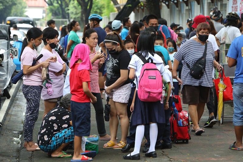 Ulat ng COVID-19 sa mga iskul, binubusisi ng DepEd