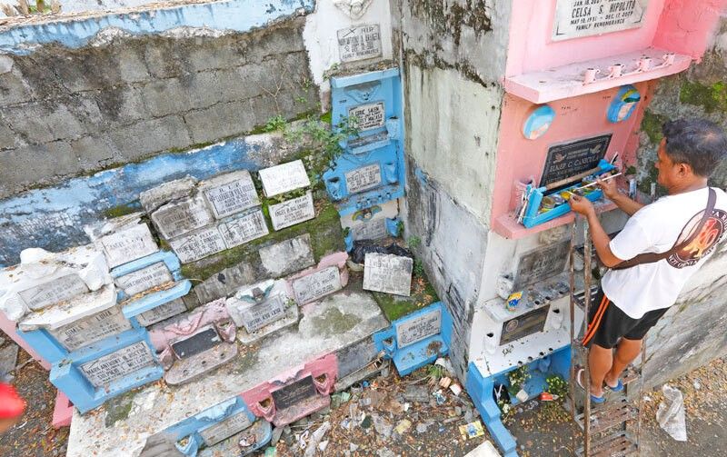 Vaxxed kids under 12 allowed in Manila cemeteries for Undas