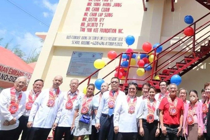 Filipino-Chinese business chambers donate school building to Mandaue City