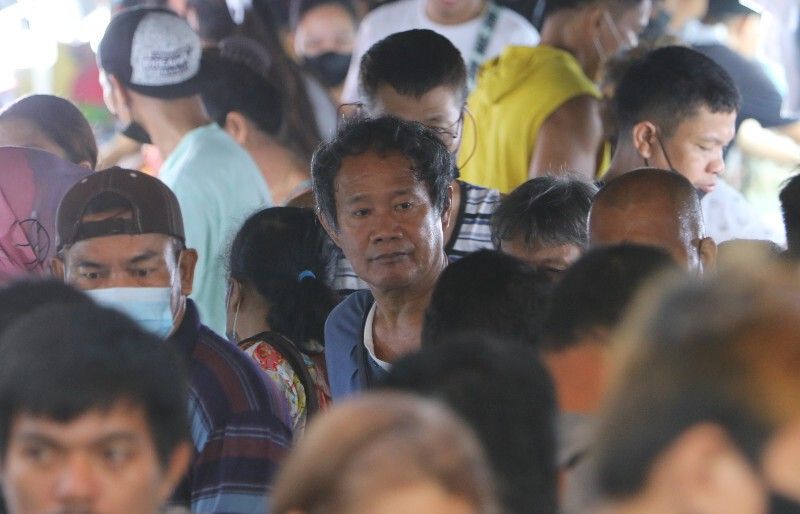 49% ng pamilyang Pinoy 'mahirap' ang tingin sa sarili, ayon sa SWS survey