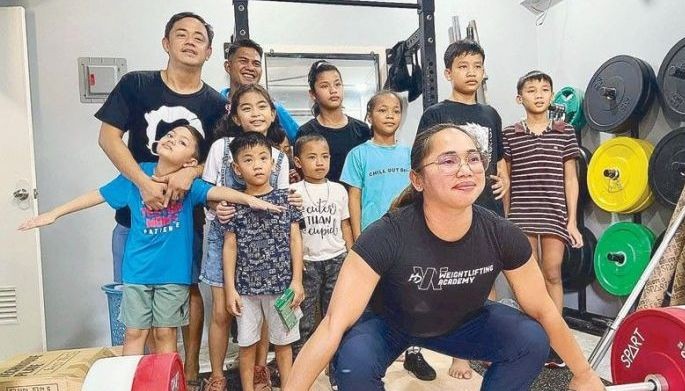 Hidilyn donates equipment to LGUs