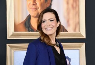 Mandy Moore pregnant with baby no. 3
