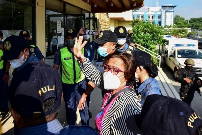 De Lima camp questions real name of witness Colangco