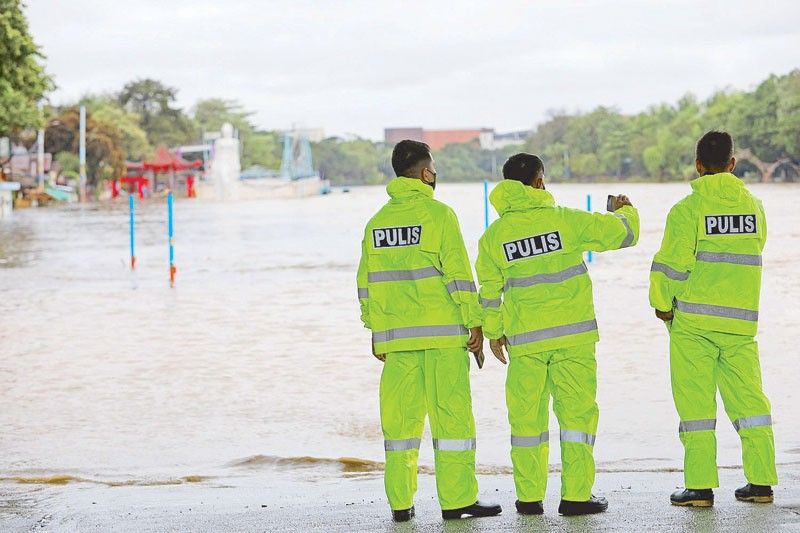 Marikina River level hits second alarm