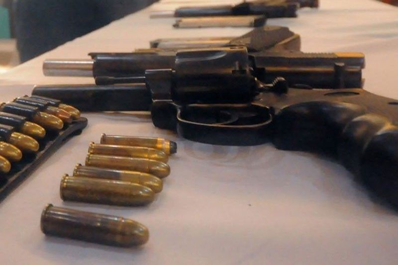 Mga armas gitahan ngadto sa kapolisan sa Danao