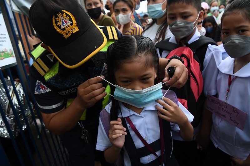 'Epektibo agad': DepEd inaprubahan boluntaryong face masks sa loob ng classroom