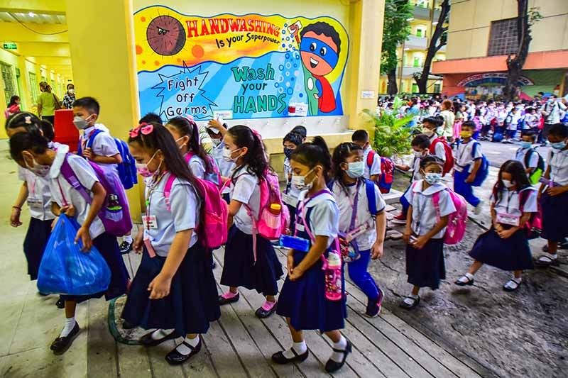SWS: 81% ng pamilyang Pinoy pagsusuotin ng mask ang mga bata sa school kahit boluntaryo na