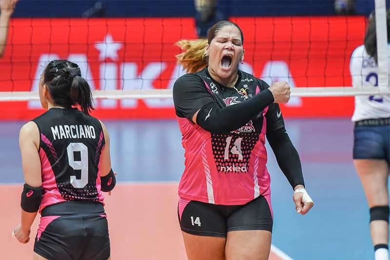 Rivera smashes PVL record as Chargers jolt Flying Titans