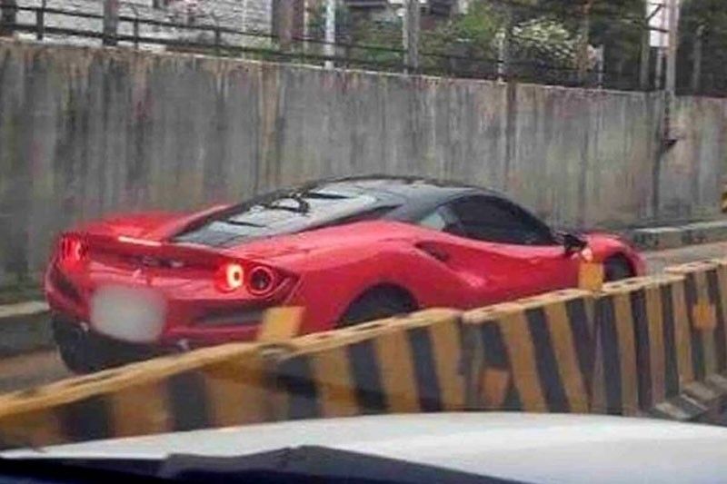 Pemilik Ferrari di jalur EDSA didenda