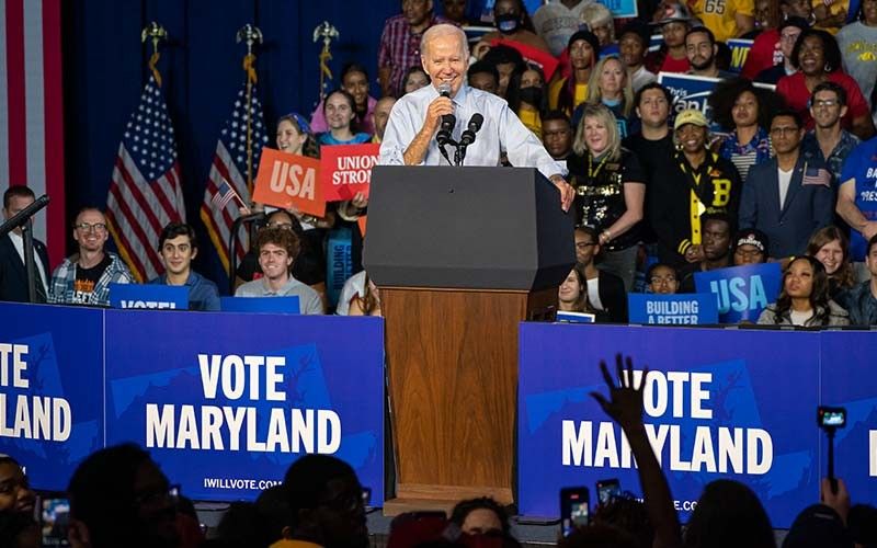 Biden urges Americans to 'defend' democracy on election eve