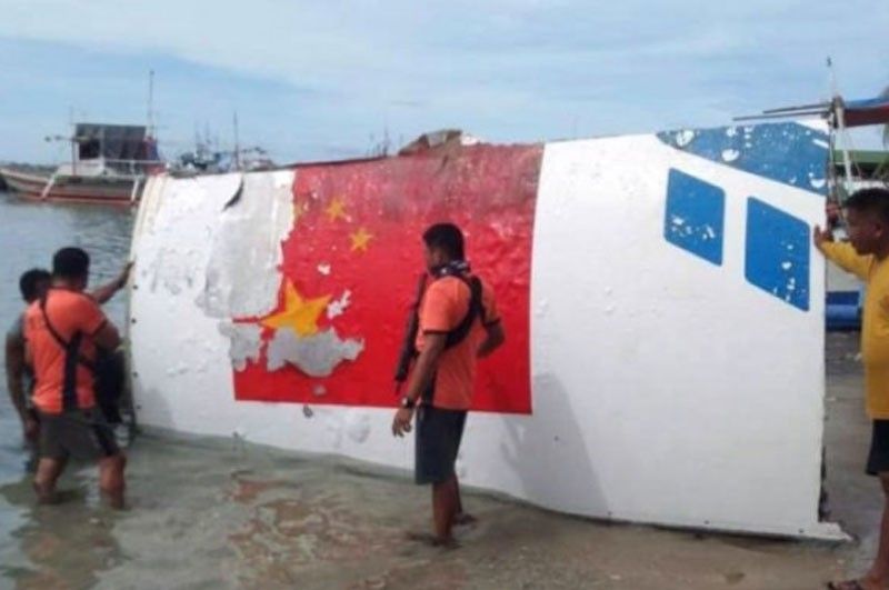 Rocket debris na may Chinese flag, lumutang sa Mindoro