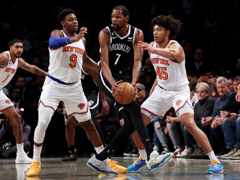 Durant scoring streak rolls on as Nets sink Knicks