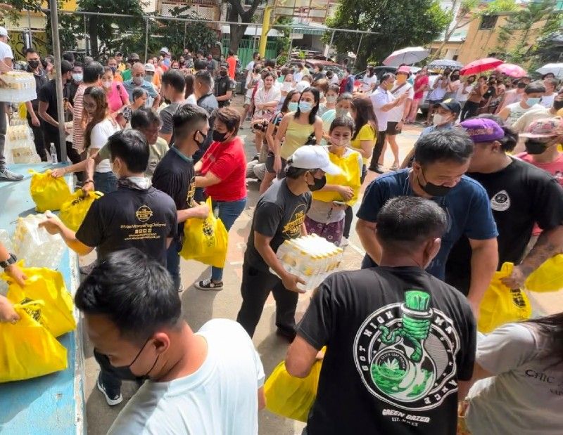 Shawarma Shack brings help to Typhoon 'Paeng' victims in San Pedro, Laguna