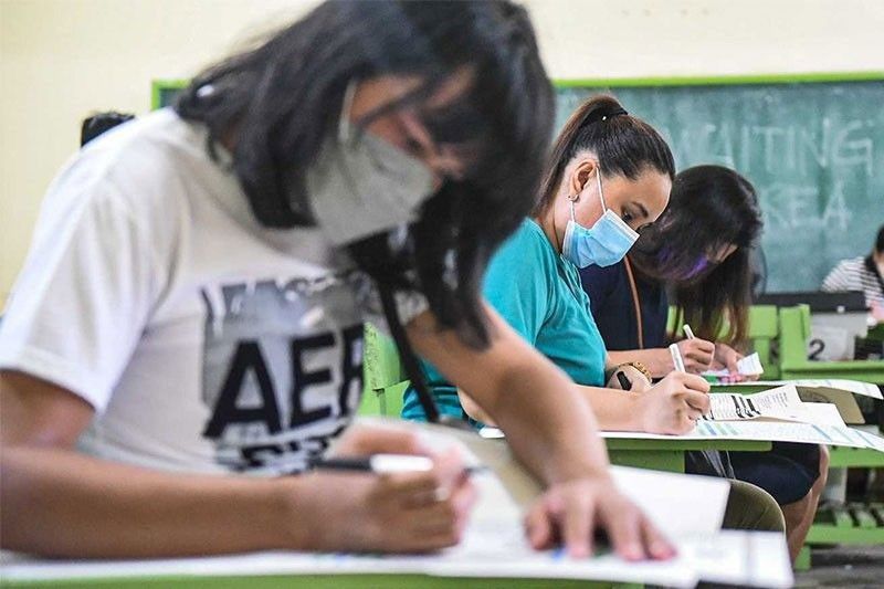 Order Comelec to prepare May 2023 barangay, SK polls, SC asked