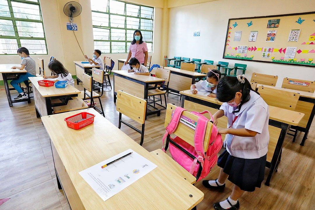 Public schools na may free Wi-Fi 'kumonti sa 1.8%'; senador dismayado