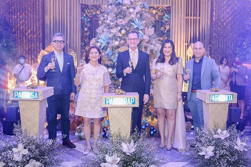 Celebrate the â��Season of Splendorâ�� with festive feasts and fÃªtes at Hilton Manila