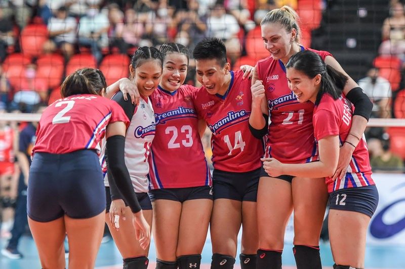 Creamline, Cignal in semis clash