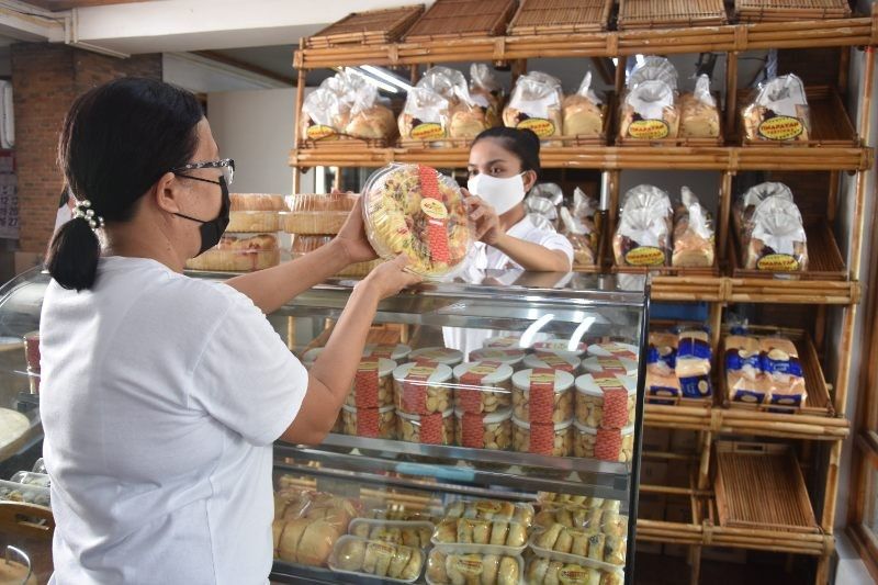 Tinapayan Festival celebrates 40 years with 'super pandesal'