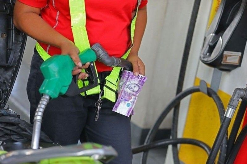 Gas price lower by P1.95, diesel by P1.90