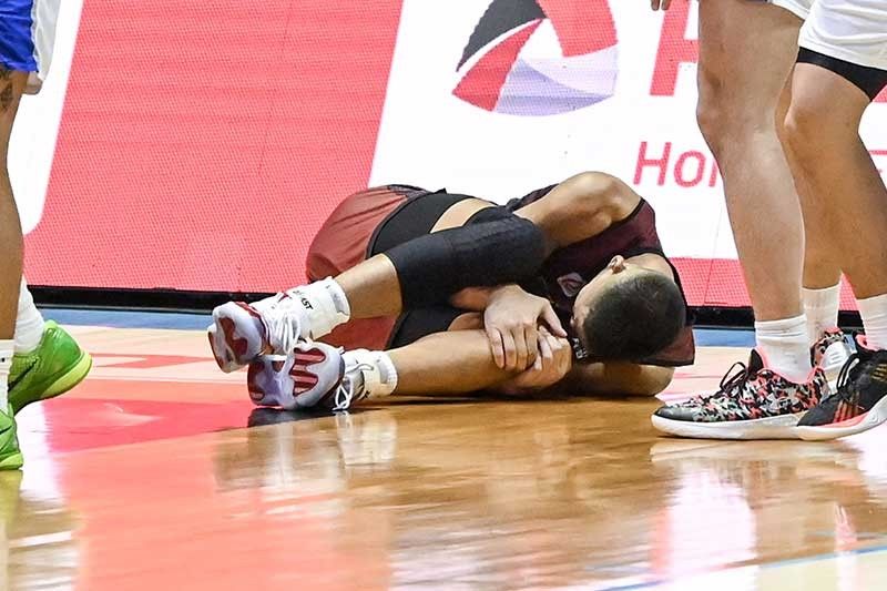 UP's Lucero ruled out of Game 3 of UAAP Finals with ACL tear | Philstar.com