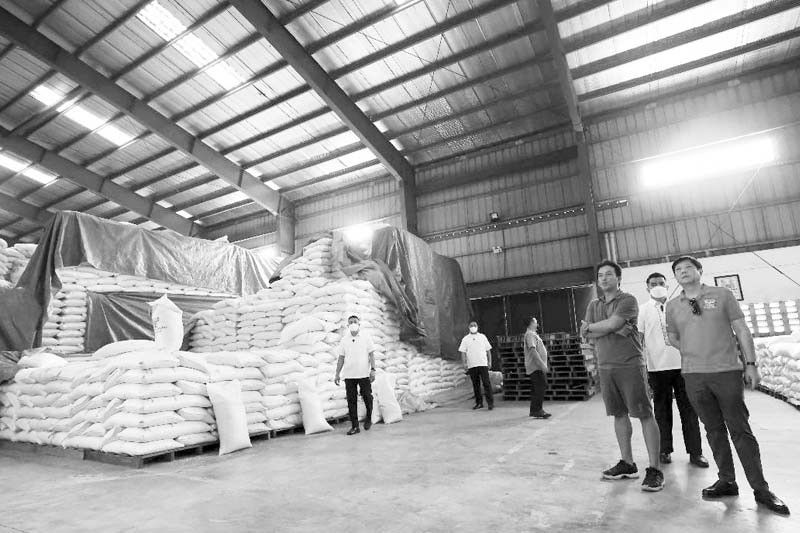 NFA warehouse ininspeksyon ni Marcos