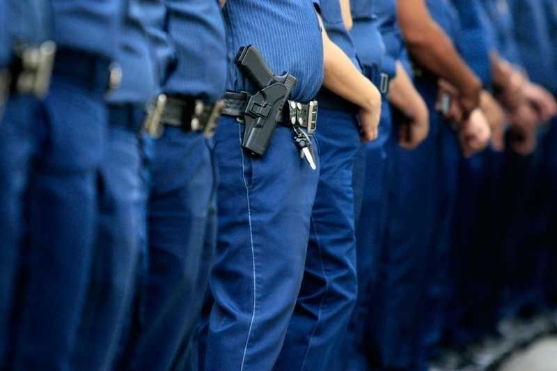 NCRPO mengecam 2 polisi yang ditahan di Makati karena pemerasan