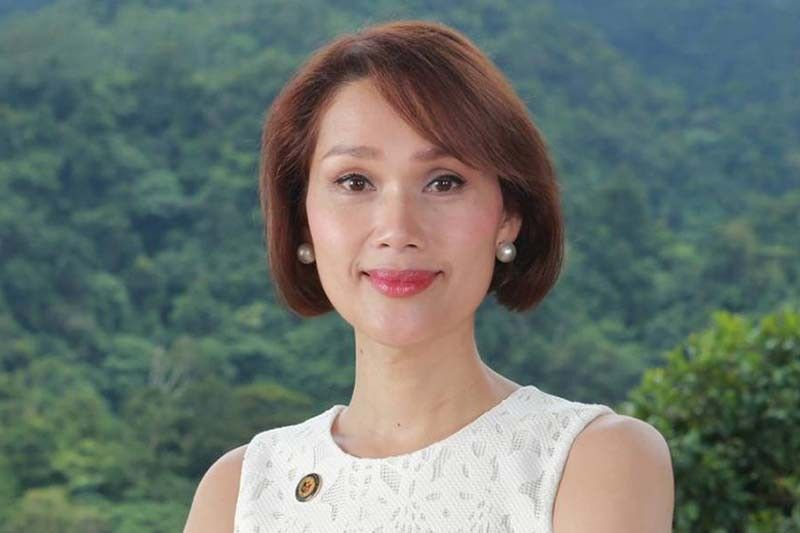 Geraldine Roman, 6 na Philippine dialects ang Christmas greetingsÂ 