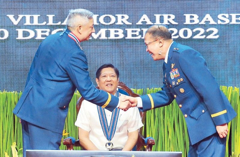 Philippines committed to have world-class Air Force â�� Marcos