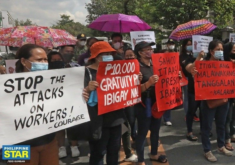 Gov't workers dismayado sa 'one-time rice assistance'; 10k gratuity pay itinulak