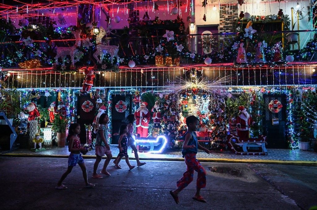Pengambil selfie Filipina menyukai rumah bertema Natal di Manila ini