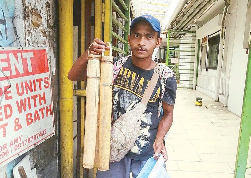 Aetas roam Metro Manila streets hoping for Christmas cheer