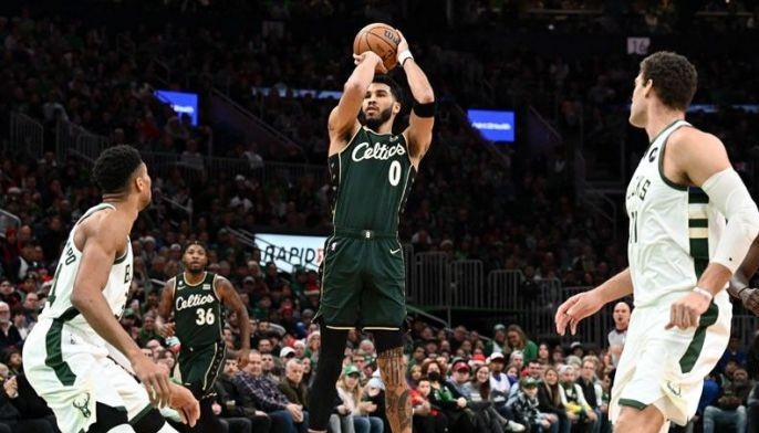 Antetokounmpo, Bucks return with 119-112 win over Celtics