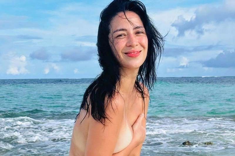 Carla, topless sa Siargao