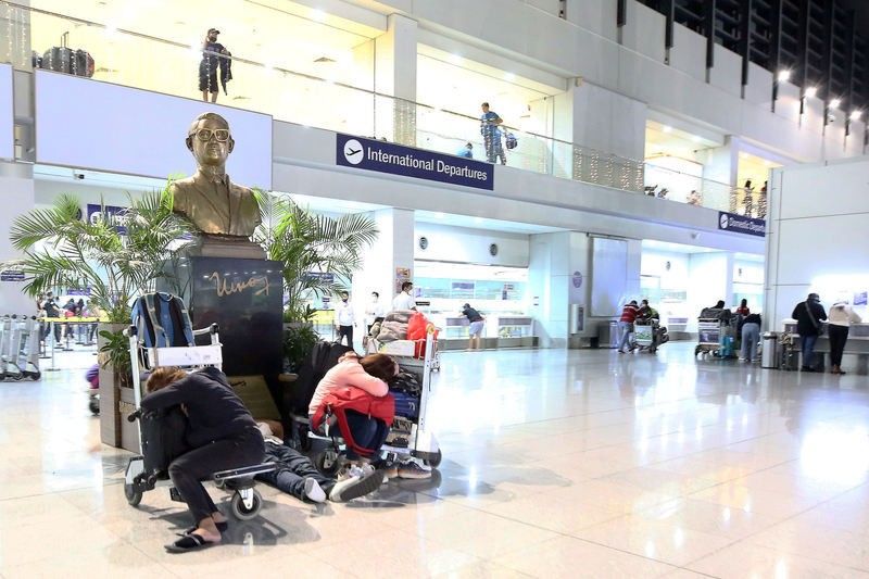 Para pemimpin bisnis terpecah dalam memprivatisasi NAIA, bandara lain setelah kegagalan pemadaman wilayah udara