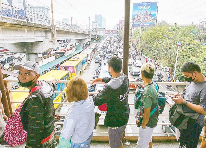 LTFRB: Fewer buses plying EDSA Carousel - Vimarsana News