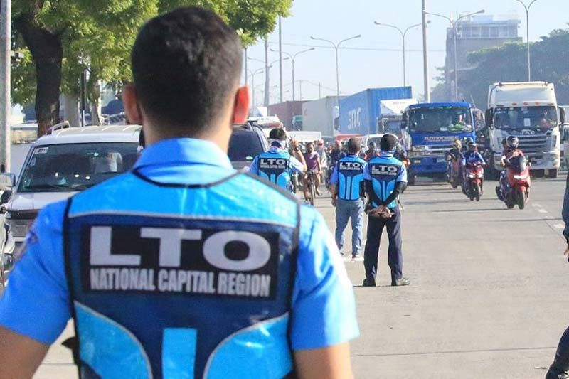 LTO enforcers, âwag suhulan - Tugade