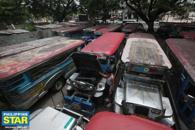 Jeepney phase out, hindi muna - LTFRB