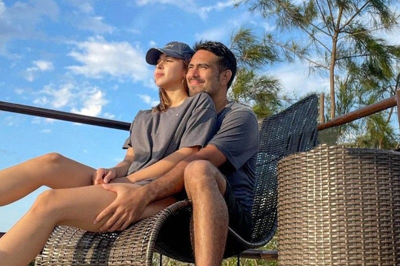 Gerald, tinawanan ang hinalang kasal na sila ni Julia | Pang-Masa