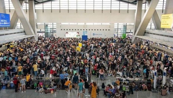 2 Immigration officers sibak; 'trafficking syndicate' kasabwat daw