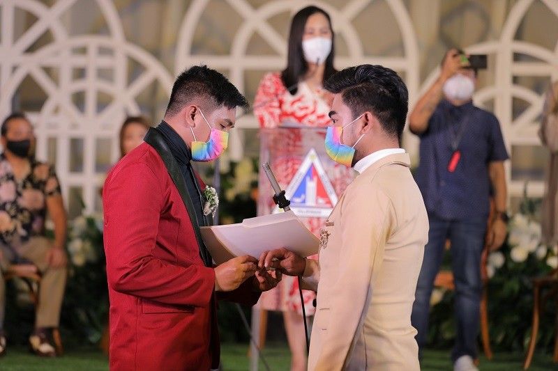 QC idaraos ika-3 'commitment ceremony' ng LGBTQIA+ couples sa Pebrero