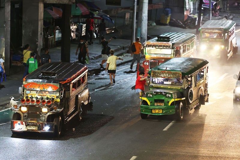 Kita ng jeepney drivers, P300 na lang kada araw