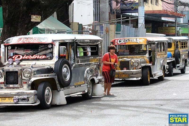 Traditional jeepney, tuloy ang biyahe