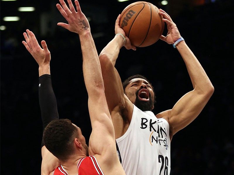 Dinwiddie paces Nets in Brooklyn return; Suns fall as Durant waits in wings