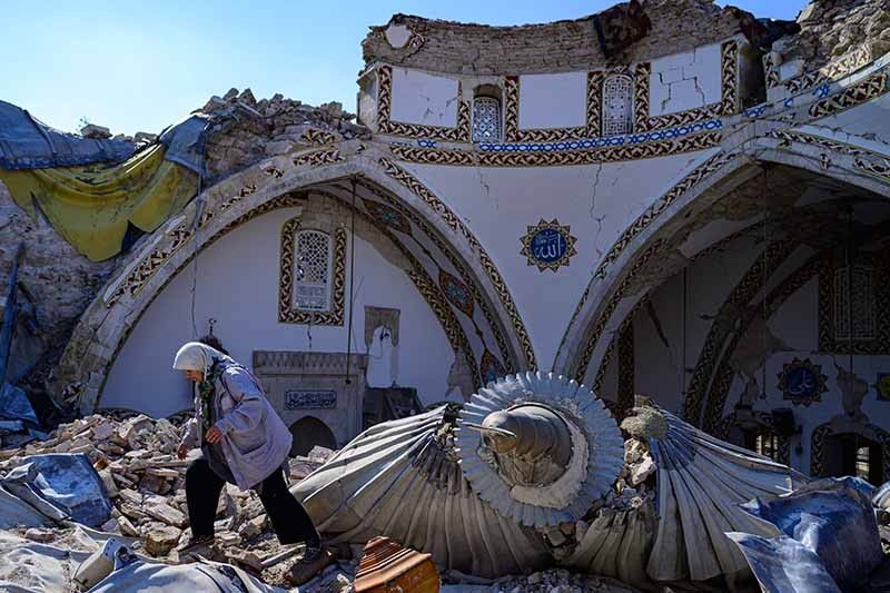 Focus on humanitarian crisis as TÃ¼rkiye-Syria quake toll hits 35,000